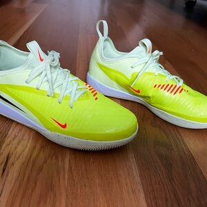 Nike Youth Jr Phantom 6 Indoor Soccer Futsol Shoes: Neon Yellow Orange Sz 4.5